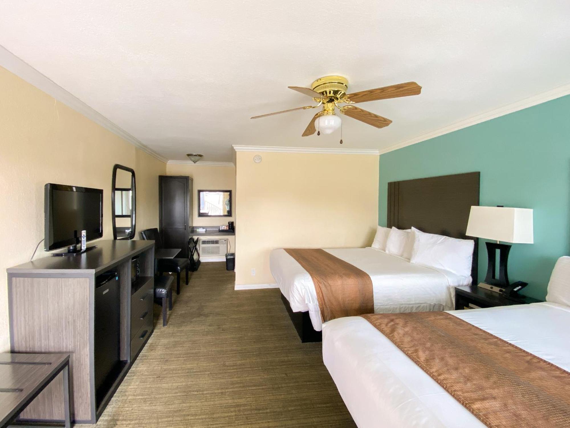Rockview Inn And Suites มอร์โรเบย์ ภายนอก รูปภาพ