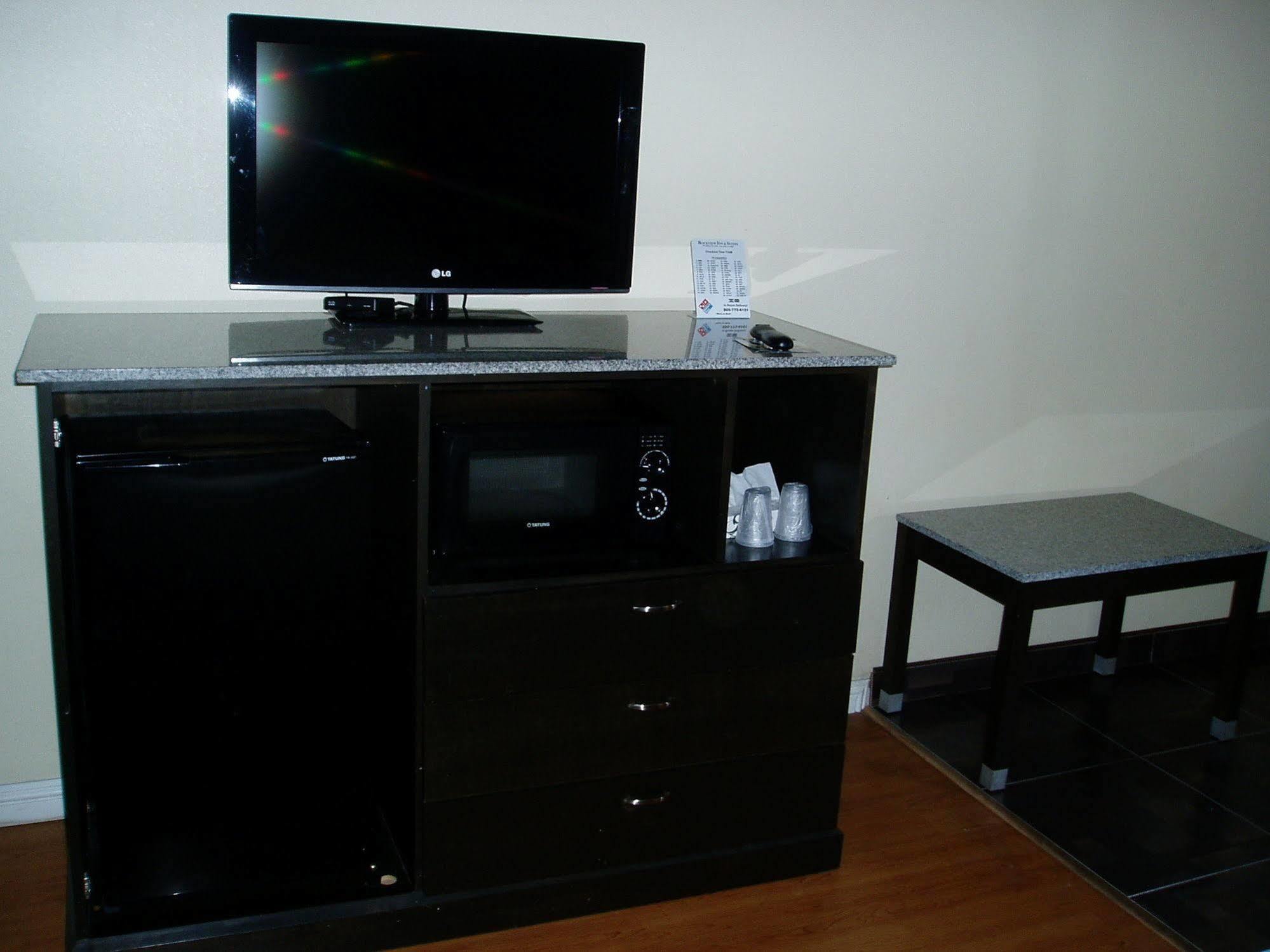 Rockview Inn And Suites มอร์โรเบย์ ภายนอก รูปภาพ