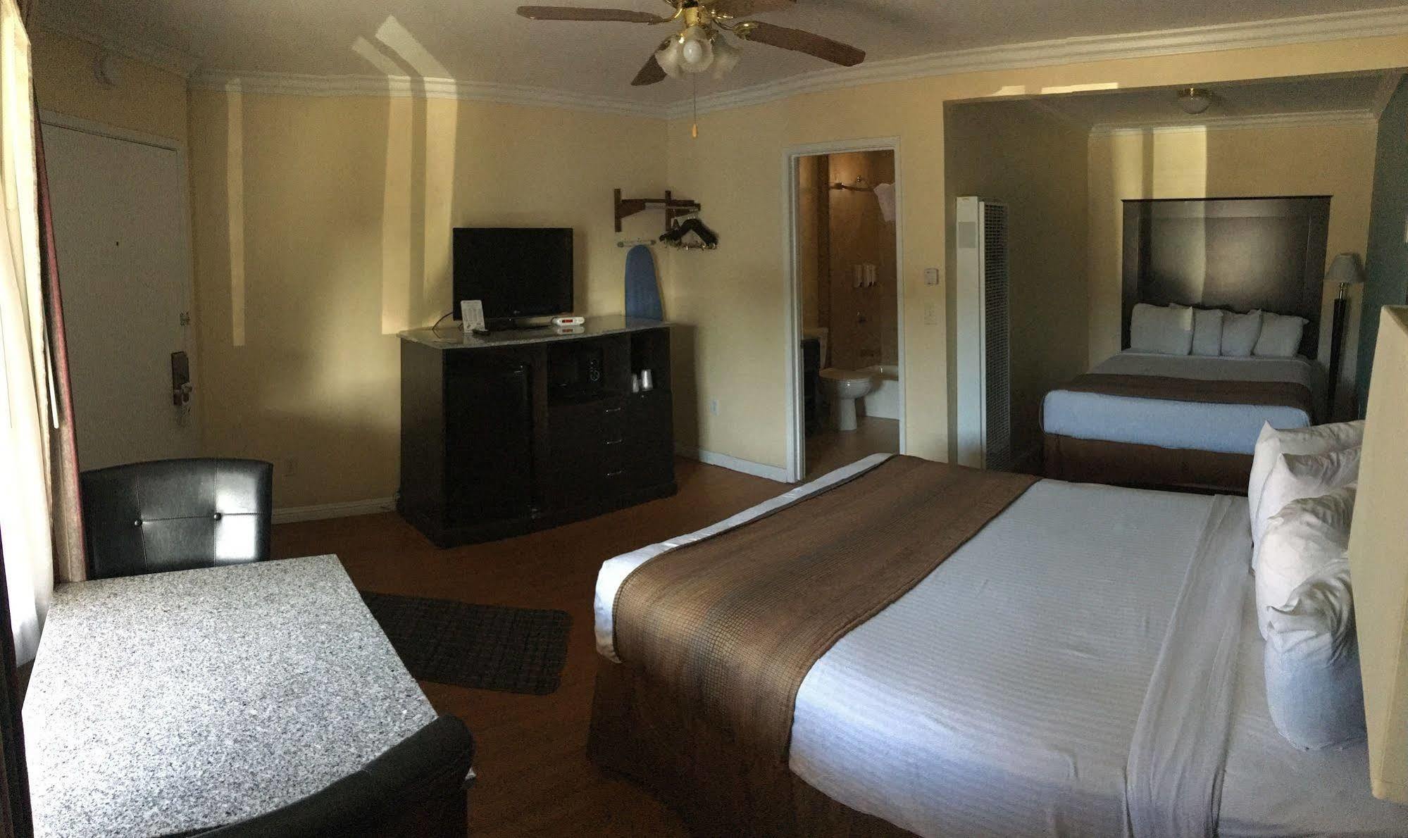 Rockview Inn And Suites มอร์โรเบย์ ภายนอก รูปภาพ